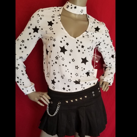 ‼SOLD‼Black and White Star Top - Picture 2 of 6